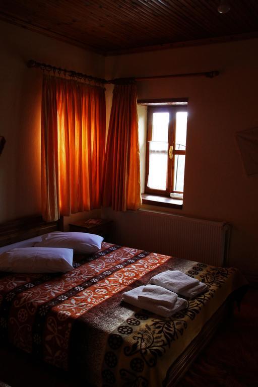 To Petrino Guesthouse Agios Germanos Quarto foto