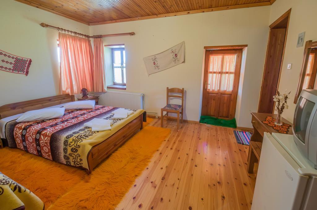 To Petrino Guesthouse Agios Germanos Quarto foto